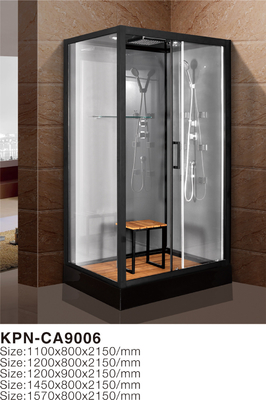 Rogu kabinę prysznicową z nowoczesnym wzornictwem i wolno stojącą instalację